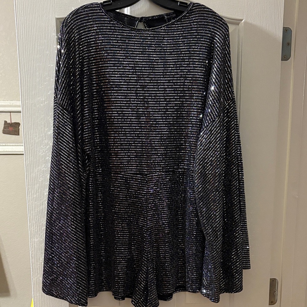 Boohoo NWT Sequin Extreme Flare Sleeve Romper Silver size 10